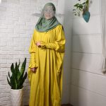 robe-yellow